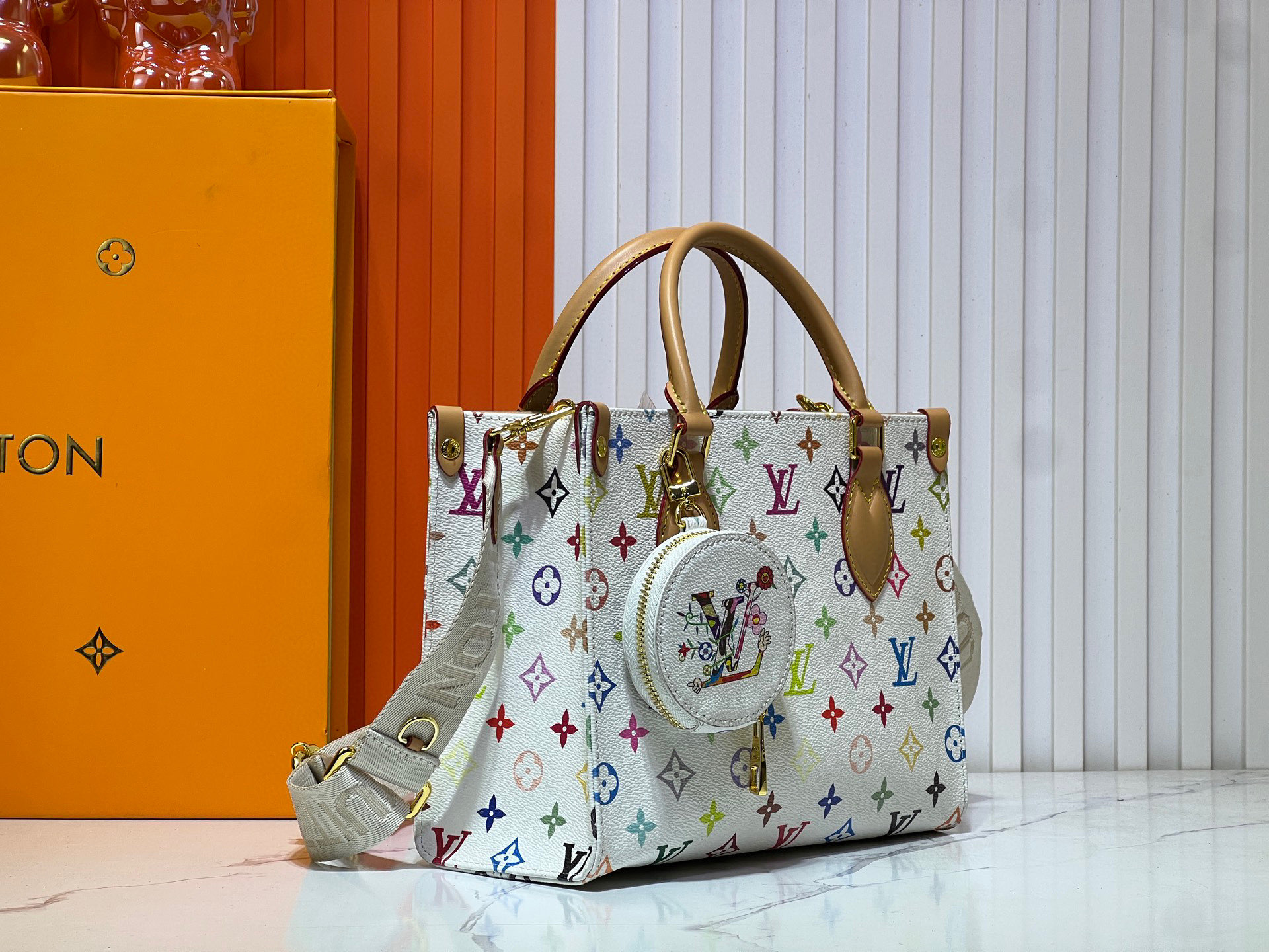 2色 ルイヴィトン 村上隆 オンザゴー マルチカラー LV Onthego  Monogram Giant Reverse M46373スーパーコピー バッグ 代引き後払い可能国内発送